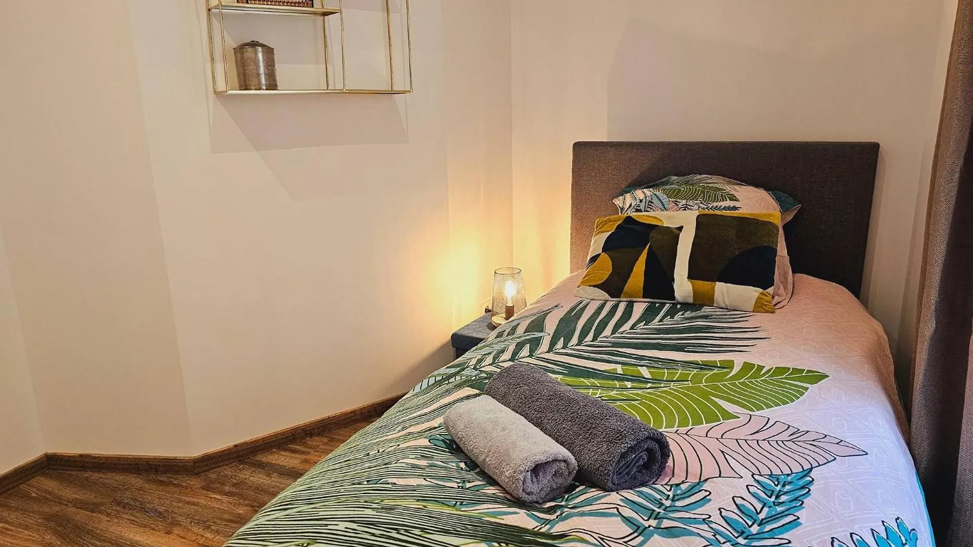 Ferienwohnung Mitrons - 2A Saint-Affrique 0*,